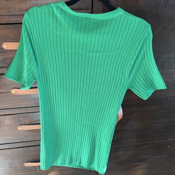 Green ribbed short sleeve shirt with keyhole across the chest men’s size medium - Picture 9 of 9